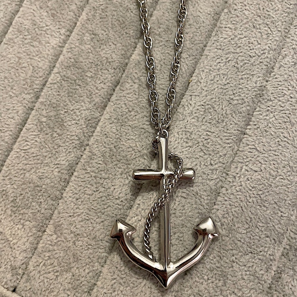Anchor necklace